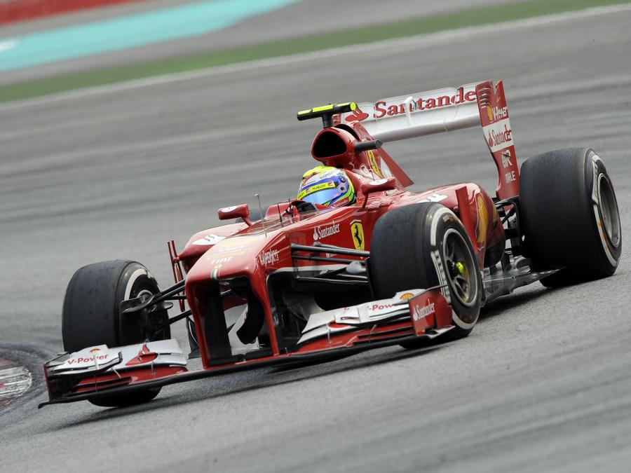  Ferrari F138 2013 года  (фото 14 из 16)
